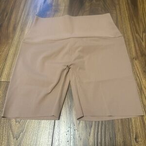 Stay-In-Place Seamless Shapewear Shorts